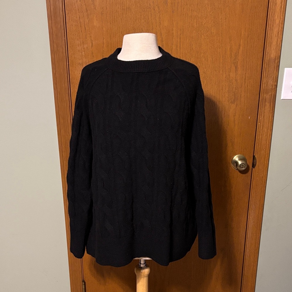 Aerie Black Cable Knit Sweater - Crew Neck